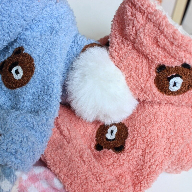 2022. aasta sügise ja talve uusimad lemmikloomariided kutsikate riided, soojad puuvillased polsterdatud villakaru trükkimine, nelja jalaga kombinesoonid koertele