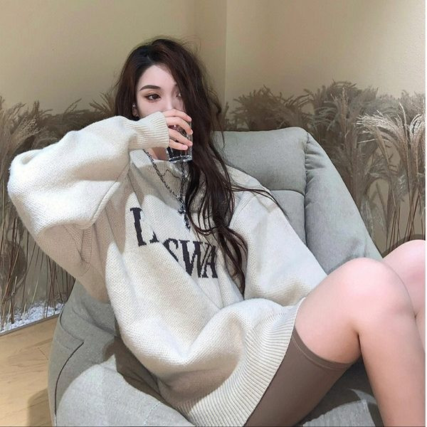 Avar sviiter kirjaga rasedatele