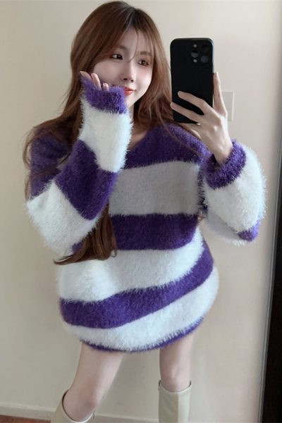 Nový model tehotenského svetra s oválnym výstrihom