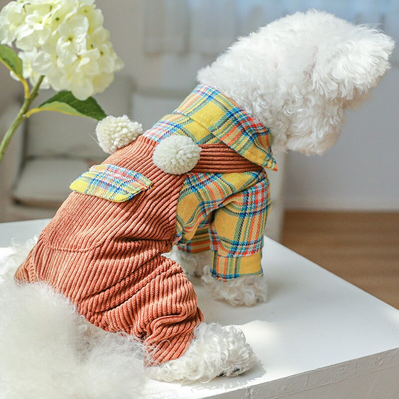 Jeseň a zima 2022 Najnovšie oblečenie pre domáce zvieratá s kockovaným dizajnom, štvornohé oblečenie pre domáce zvieratá s guľôčkovým vzorom, nohavice s kurkumou, roupa cachorro, overal