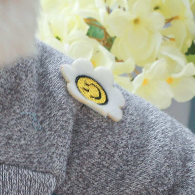 Vesty pre domáce zvieratá na jeseň a zimu, pohodlné domáce oblečenie pre psov, fleecovo podšité teplé tričko s kvetinovým vzorom a usmievavou tvárou pre psov