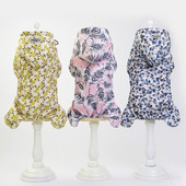 Sulgede Koerariided Vihmamantel Lemmikloomade Koerte Riietus Neljajalgsed kapuutsiga vihmamantel Kevadsuvi Mood Print Multifilm Poisid Tüdrukud Ropa