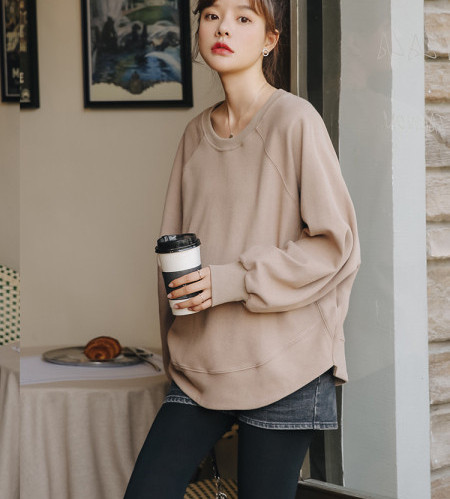 Moteriška laisvalaikio palaidinė nėščiosioms su ovalia iškirpte