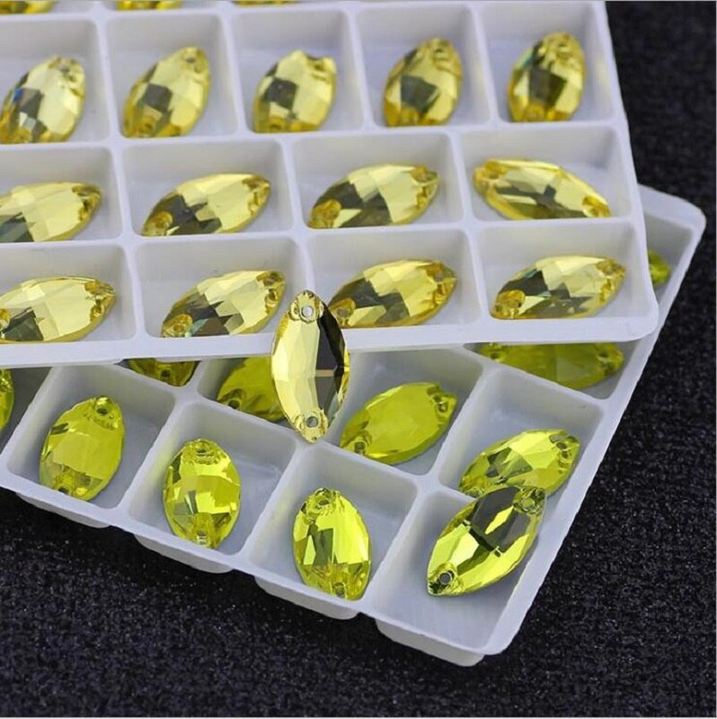 Minden méret Üvegkristály strasszra varrt lapos hátú formák színes lószem Varrható strassz ruhákhoz Esküvői ruha