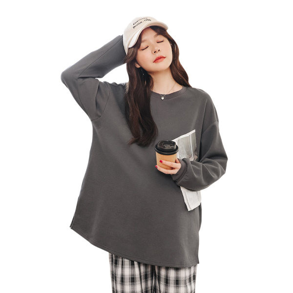 Jednofarebná tehotenská blúzka s oválnym výstrihom a dlhým rukávom