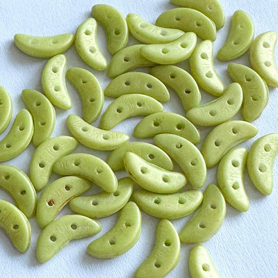 Taidian české sklenené korálky v tvare polmesiaca tyrkysovej farby, DIY korálkové šperky vo viktoriánskom štýle 3x10MM 3/5gramov/vrecko