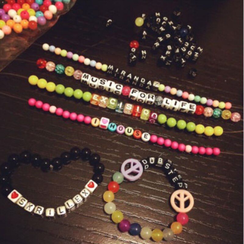 100 бр. Смесени акрилни мъниста с букви Азбука Цифрови разхлабени дистанционни мъниста за изработка на бижута Направи си сам ръчно изработена гривна Колие