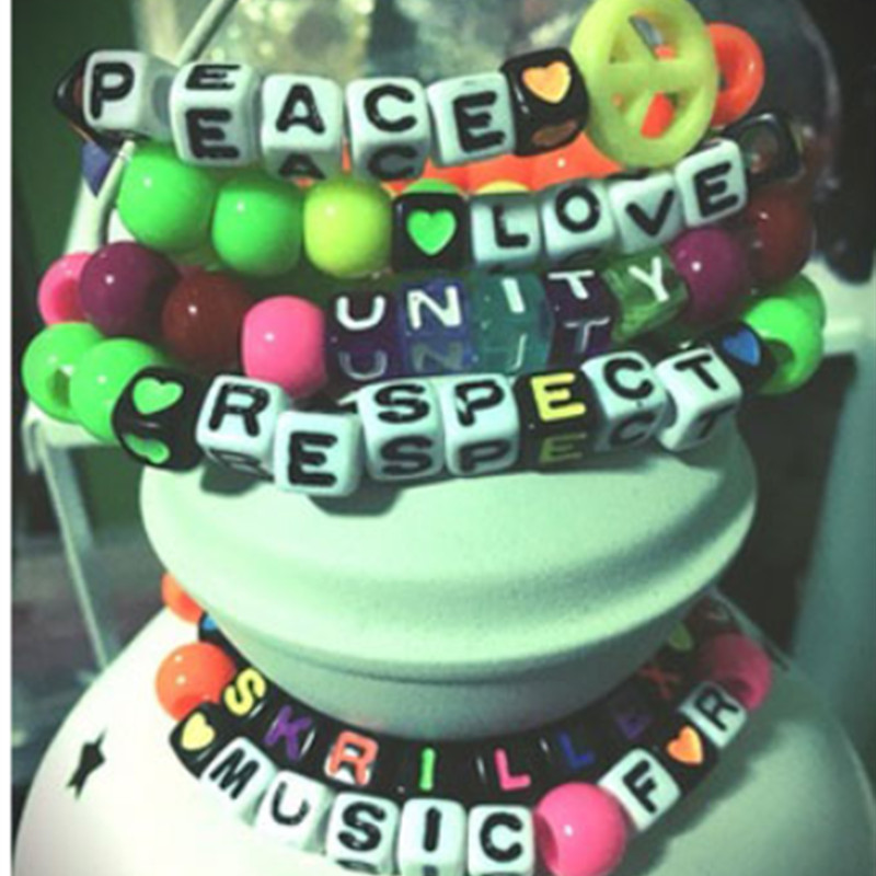 100 бр. Смесени акрилни мъниста с букви Азбука Цифрови разхлабени дистанционни мъниста за изработка на бижута Направи си сам ръчно изработена гривна Колие