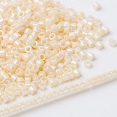 Taidian Miyuki Delica helmed 11/0 valget värvi Super Mix Beadwork tarnija 3 grammi / partii umbes 600 tükki 1,6x1,3 mm