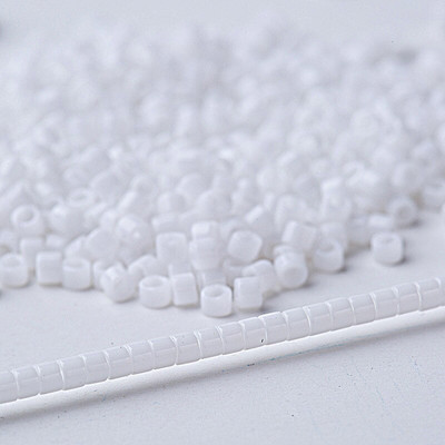 Taidian Miyuki Delica helmed 11/0 valget värvi Super Mix Beadwork tarnija 3 grammi / partii umbes 600 tükki 1,6x1,3 mm