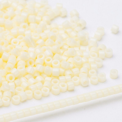 Taidian Miyuki Delica helmed 11/0 valget värvi Super Mix Beadwork tarnija 3 grammi / partii umbes 600 tükki 1,6x1,3 mm