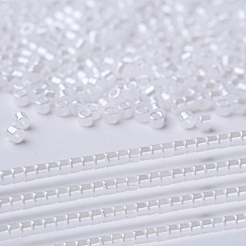 Taidian Miyuki Delica helmed 11/0 valget värvi Super Mix Beadwork tarnija 3 grammi / partii umbes 600 tükki 1,6x1,3 mm