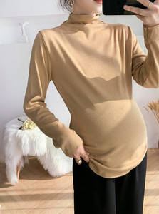 Dámska blúzka pre tehotné ženy s vysokým golierom