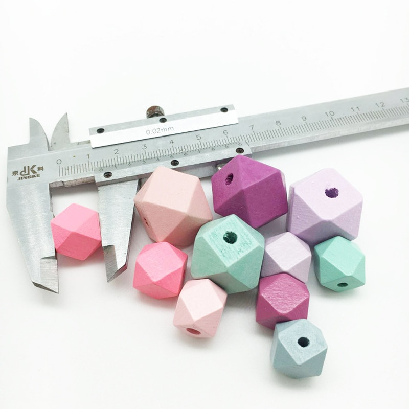 10 ks farebných drevených korálok 15~20MM osemuholníkové voľné korálky remeselné výrobky na výrobu šperkov drevený náhrdelník náramok DIY príslušenstvo