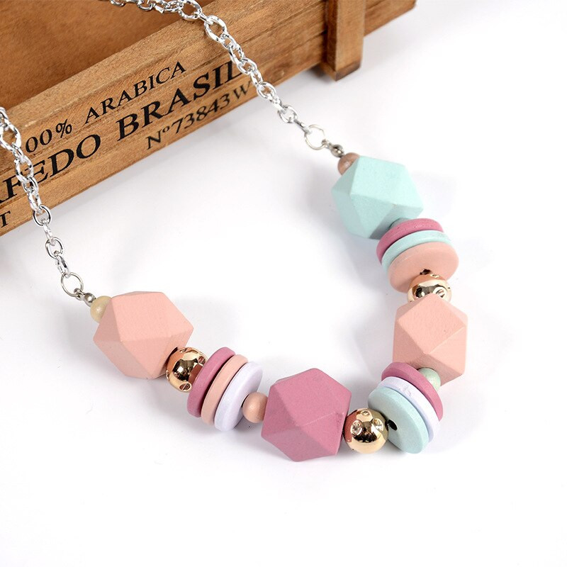 10 ks farebných drevených korálok 15~20MM osemuholníkové voľné korálky remeselné výrobky na výrobu šperkov drevený náhrdelník náramok DIY príslušenstvo