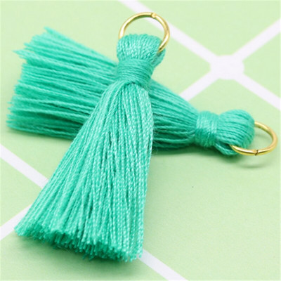 Viacfarebné 100 ks 3 cm strapce bavlnené prívesky prívesky strapce DIY dekorácia