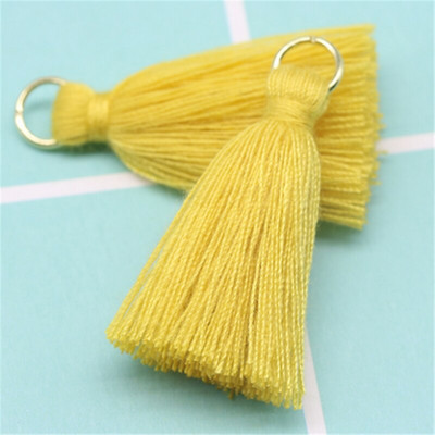 Viacfarebné 100 ks 3 cm strapce bavlnené prívesky prívesky strapce DIY dekorácia