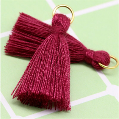 Viacfarebné 100 ks 3 cm strapce bavlnené prívesky prívesky strapce DIY dekorácia