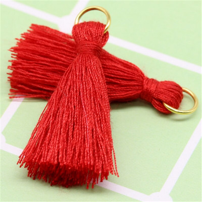 Viacfarebné 100 ks 3 cm strapce bavlnené prívesky prívesky strapce DIY dekorácia