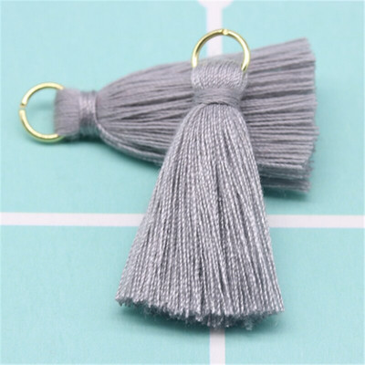 Viacfarebné 100 ks 3 cm strapce bavlnené prívesky prívesky strapce DIY dekorácia