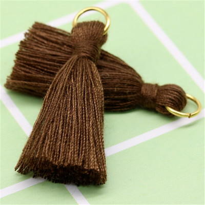 Viacfarebné 100 ks 3 cm strapce bavlnené prívesky prívesky strapce DIY dekorácia