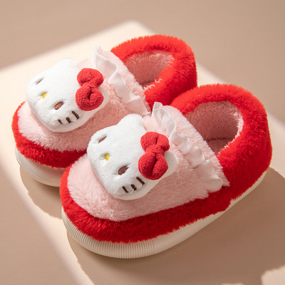 Papuci toamna-iarna cu element 3D si captuseala calda pentru fete