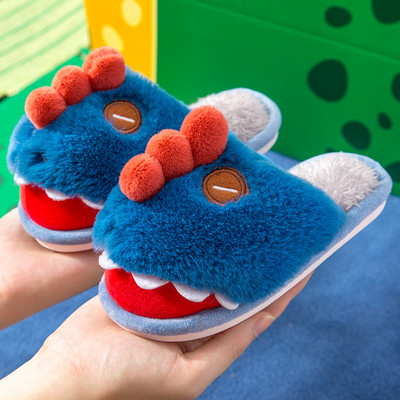 Papuci toamna-iarna cu element 3D si captuseala calda pentru fete