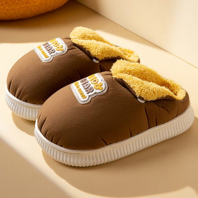 Papuci toamna-iarna cu element 3D si captuseala calda pentru fete