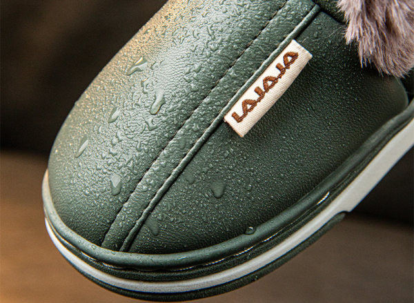 Αδιάβροχες παντόφλες από οικολογικό δέρμα με ζεστή φόδρα και γράμματα για κορίτσια και αγόρια