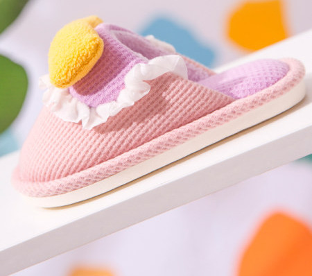 Nový model domácich papúč pre dievčatá so stuhou