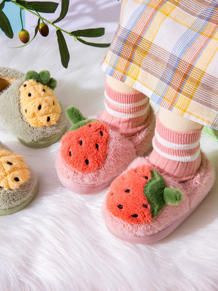 Laste plüüsist sussid - tüdrukutele