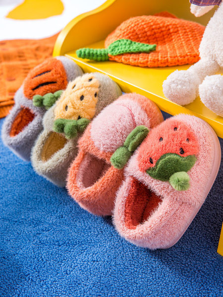 Aplikatsiooniga vabaaja kingad tüdrukutele