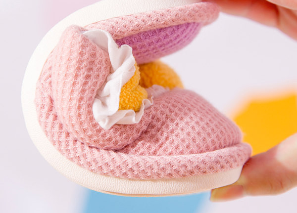 Tüdrukute vabaaja tasase talla sussid