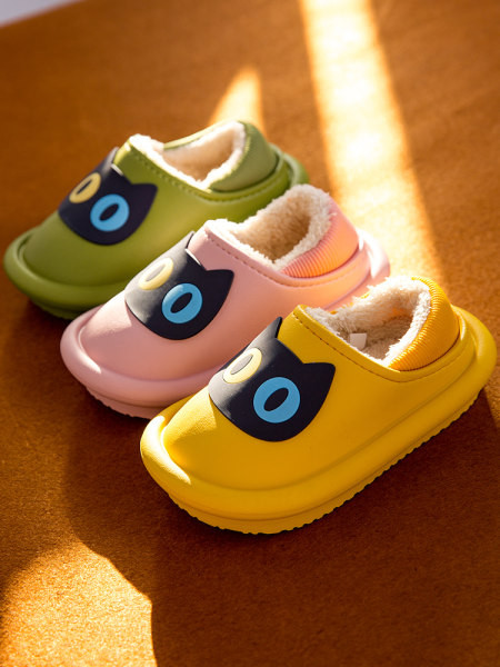 Detské zimné papuče - s vnútorným chlpatým materiálom