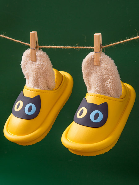 Detské zimné papuče - s vnútorným chlpatým materiálom