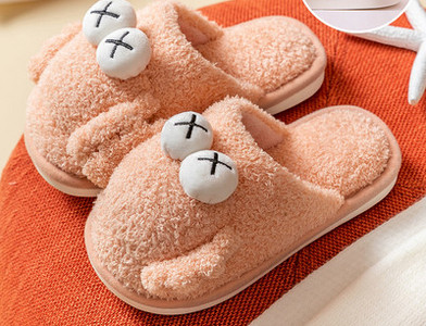 Detské plyšové papučky s 3D prvkom