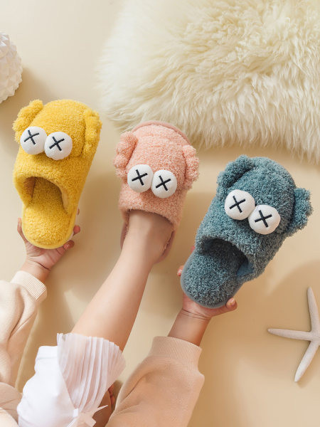 Detské plyšové papučky s 3D prvkom