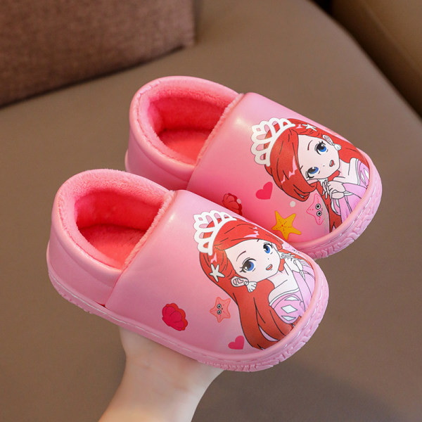 Ādas aplikācijas čības meitenēm