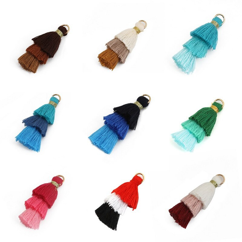 Viimased 3 kihti polüester-puuvillast tutid, amuletid mobiiltelefoni kardinate jaoks. Kodukaunistused isetegemise leiud seljakoti kaunistamiseks