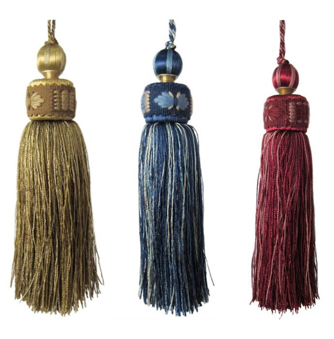 Luksuslik eurostiilis kardinavarre aksessuaarid Mitmevärviline viskoosist lauajooks Tutt Drops 16cm Pikkus Suured Tutid 5 värvi