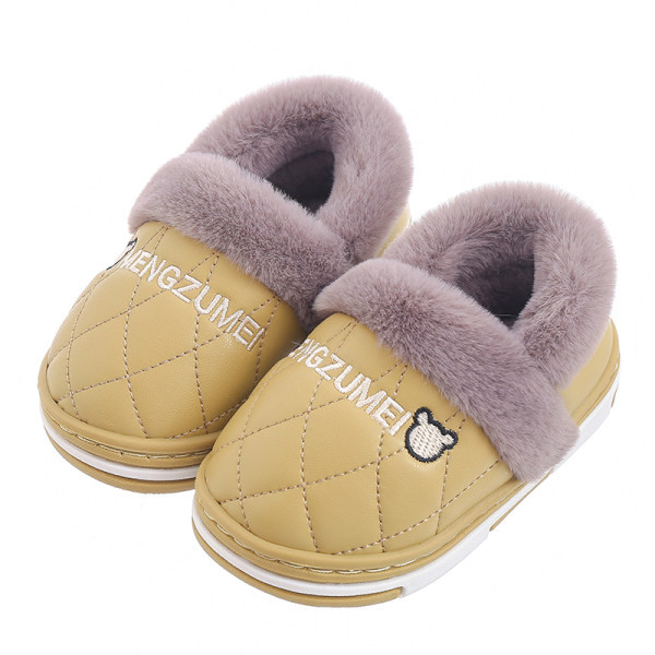 Öko-nahast laste sussid tikitud kirja ja ökosulgedega