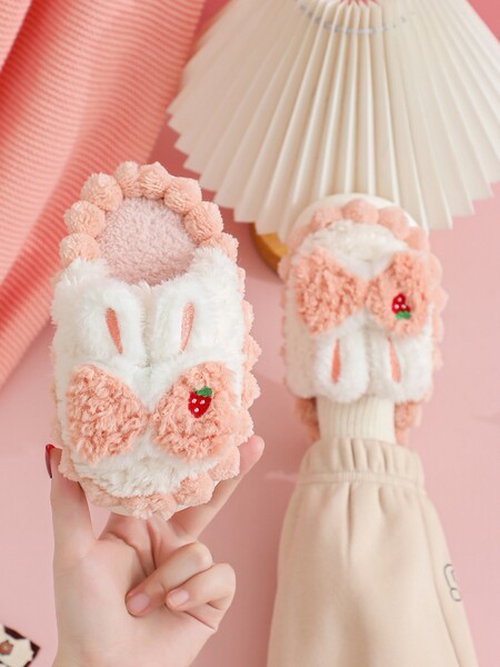 Λούτρινες χειμερινές παντόφλες για κορίτσια