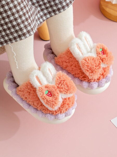 Λούτρινες χειμερινές παντόφλες για κορίτσια