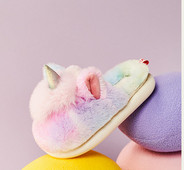 Detské papuče pre dievčatá v dúhových farbách