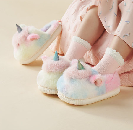 Detské papuče pre dievčatá v dúhových farbách