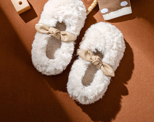 Laste sussid tüdrukutele - paelaga