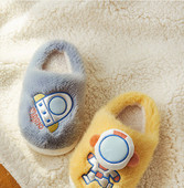 Detské domáce papuče pre dievčatá s 3D prvkom