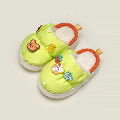 Nový model textilných domácich papúč s 3D prvkami pre dievčatá