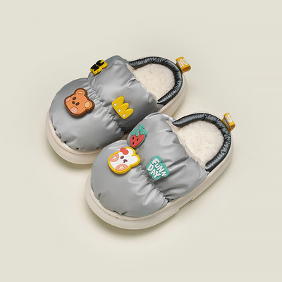 Nový model textilných domácich papúč s 3D prvkami pre dievčatá