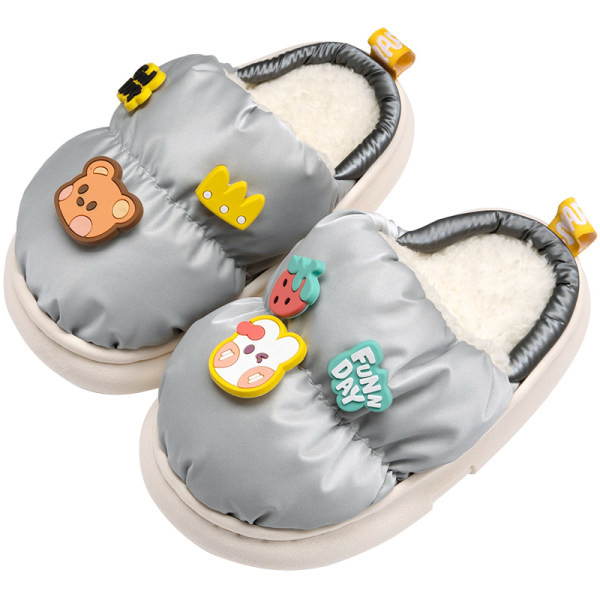 Nový model textilných domácich papúč s 3D prvkami pre dievčatá